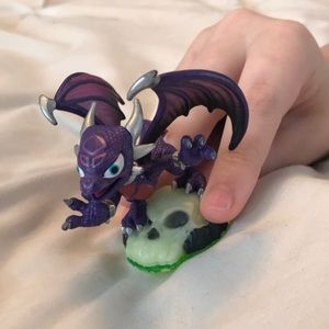 Cynder Skylanders character